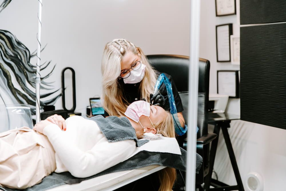 Consultatie over permanente make-up in de praktijk van MoreThanBrows